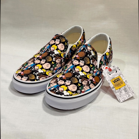 LIMITED EDITION: Vans x Peanuts “The Gang/Black” Classic Slip On Charlie Brown - Picture 3 of 9